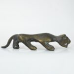 Unique Metal Feline Sculpture for Art Lovers - Imagen 4