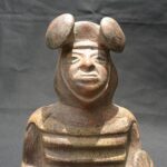 Pre-Columbian Moche Warrior Ceramic Bottle - Imagen 11