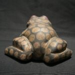 Pre-Columbian Tiahuanaco Ceramic Frog Vessel - Imagen 7