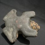Pre-Columbian Tiahuanaco Ceramic Frog Vessel - Imagen 9