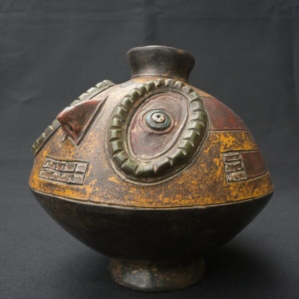 Pre-Columbian Nasca Ceramic Bottle with Anthropomorphic Design - Image 3