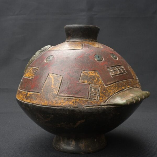 Pre-Columbian Nasca Ceramic Bottle with Anthropomorphic Design - Image 5