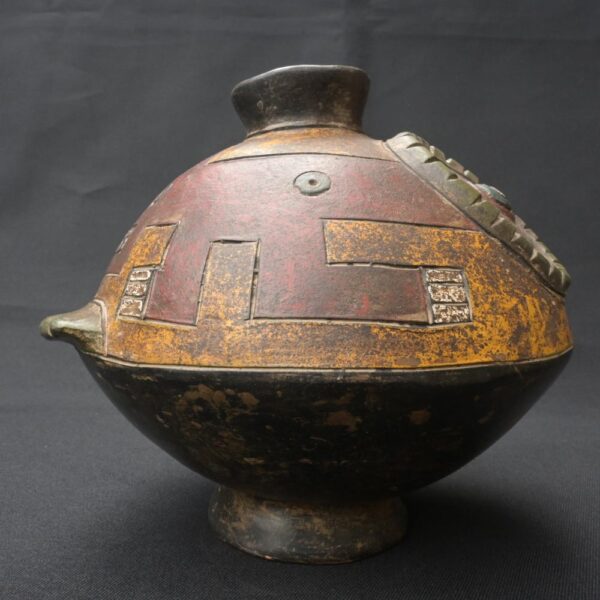 Pre-Columbian Nasca Ceramic Bottle with Anthropomorphic Design - Image 7