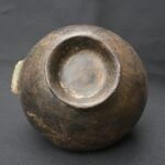 Pre-Columbian Nasca Ceramic Bottle with Anthropomorphic Design - Imagen 9