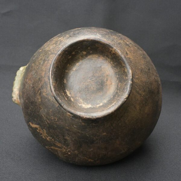 Pre-Columbian Nasca Ceramic Bottle with Anthropomorphic Design - Image 9