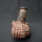 Pre-Columbian Chavin Stone Bottle - Carnivorous Fish Design - Imagen 8