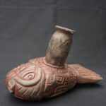 Pre-Columbian Chavin Stone Bottle - Carnivorous Fish Design - Imagen 9