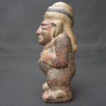 Tiahuanaco Pre-Columbian Ceramic Figurine with Human Form - Imagen 4