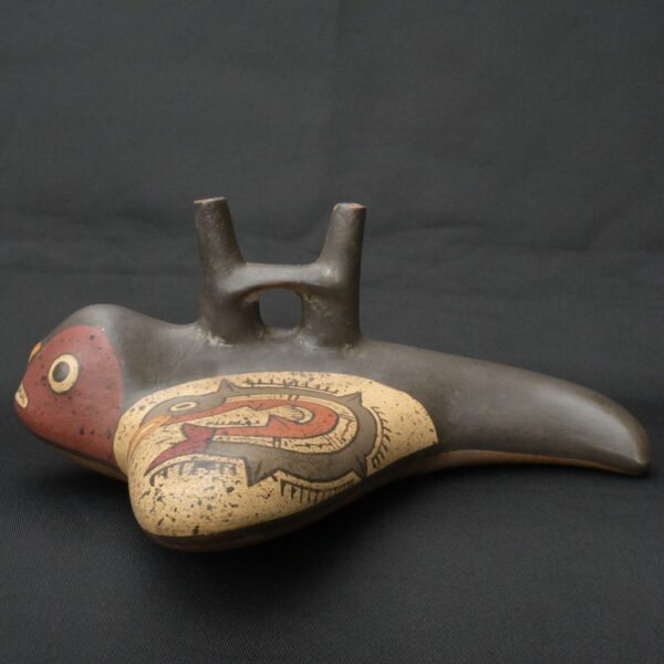 Pre-Columbian Nasca Manta Ray Ceramic Vessel - Image 2