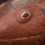 Pre-Columbian Nasca Ritual Ceramic Bottle with Animal Design - Imagen 12