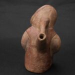 Pre-Columbian Moche Human Form Ceramic Whistle - Imagen 4