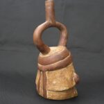 Pre-Columbian Moche Ritual Ceramic Bottle with Face - Imagen 7