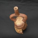 Pre-Columbian Moche Ritual Ceramic Bottle with Face - Imagen 10
