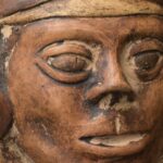 Pre-Columbian Moche Ritual Ceramic Bottle with Face - Imagen 16