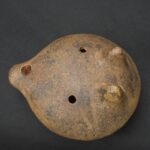 Pre-Columbian Inca Ceramic Whistle with Tumi Motif - Imagen 8