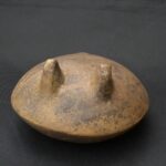 Pre-Columbian Inca Ceramic Whistle with Tumi Motif - Imagen 10