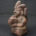 Pre-Columbian Moche Warrior Priest Ceramic Artifact - Imagen 3