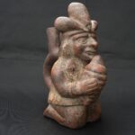 Pre-Columbian Moche Warrior Priest Ceramic Artifact - Imagen 9