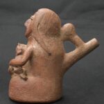 Pre-Columbian Moche Ceramic Whistle with Human Figure - Imagen 2