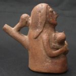 Pre-Columbian Moche Ceramic Whistle with Human Figure - Imagen 6