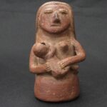 Pre-Columbian Moche Ceramic Whistle with Human Figure - Imagen 8