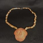Collar moche
