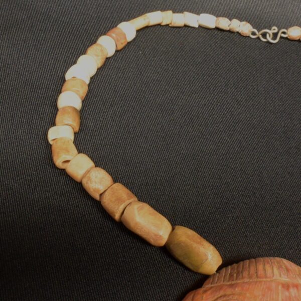 Pre-Columbian Moche Necklace with Joyful Feline Face - Image 3