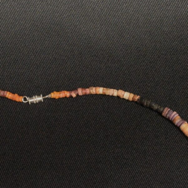 Pre-Columbian Moche Necklace with Owl Figure and Spondylus - Image 6