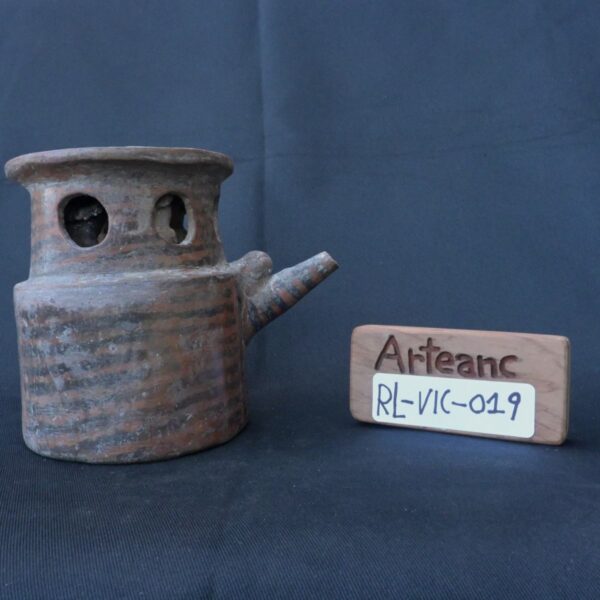 Unique Pre-Columbian Vicus Ceramic Whistle with Intricate Design - Image 13