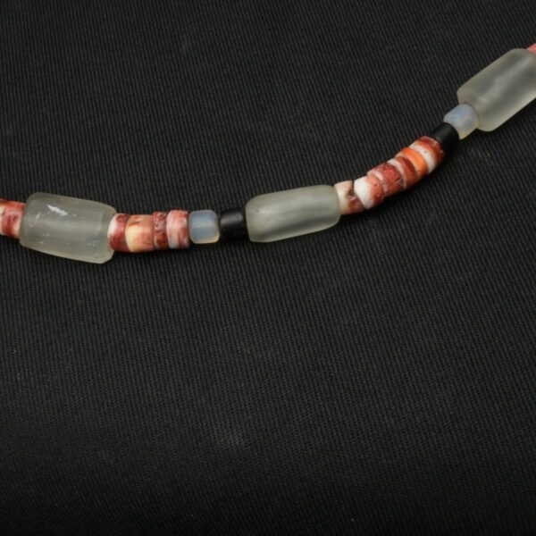Pre Columbian Chavin Quartz and Black Stone Necklace Ritual Artifact - Image 4