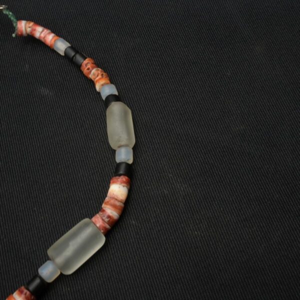 Pre Columbian Chavin Quartz and Black Stone Necklace Ritual Artifact - Image 5