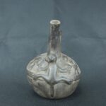 Pre Columbian Chimu Ceramic Ritual Bottle with Stepped Handle - Imagen 7