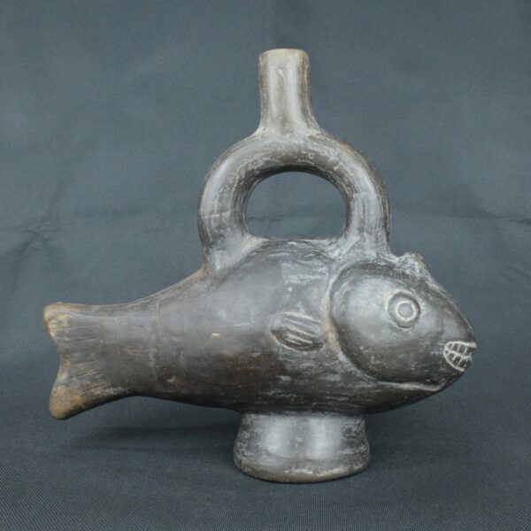 Pre Columbian Moche Ceramic Fish Vessel Ritual Artifact Peru - Imagen 5