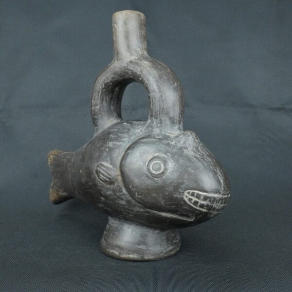 Pre Columbian Moche Ceramic Fish Vessel Ritual Artifact Peru - Imagen 6