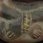 Pre Columbian Moche Ceramic Prisoner Vessel Ritual Artifact Peru - Imagen 16