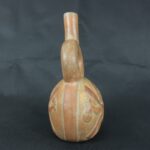 Pre Columbian Moche Ceramic Bottle Ritual Artifact Andean Collectible - Imagen 3