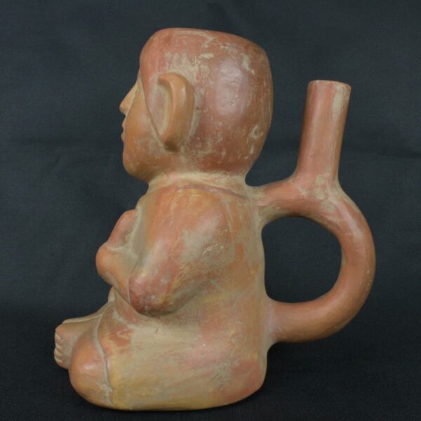 Pre Columbian Moche Ceramic Seated Figure Ritual Vessel - Imagen 2