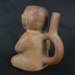 Pre Columbian Moche Ceramic Seated Figure Ritual Vessel - Imagen 3