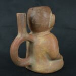 Pre Columbian Moche Ceramic Seated Figure Ritual Vessel - Imagen 5