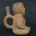 Pre Columbian Moche Ceramic Seated Figure Ritual Vessel - Imagen 6