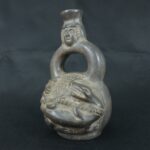 Pre Columbian Moche Ceramic Bottle Ritual Artifact Ancient Peru - Imagen 2