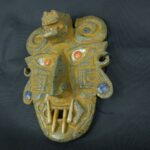 Pre Columbian Chavin Stone Mask Ritual Artifact with Inlays - Imagen 2