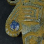 Pre Columbian Chavin Stone Mask Ritual Artifact with Inlays - Imagen 10