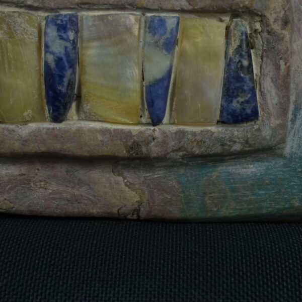 Pre Columbian Chavin Stone Mask Ritual Artifact with Inlays - Imagen 15
