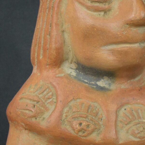 Pre Columbian Moche Ceramic Seated Priest Vessel Ritual Artifact - Imagen 12