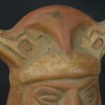 Pre Columbian Moche Ceramic Seated Priest Vessel Ritual Artifact - Imagen 13