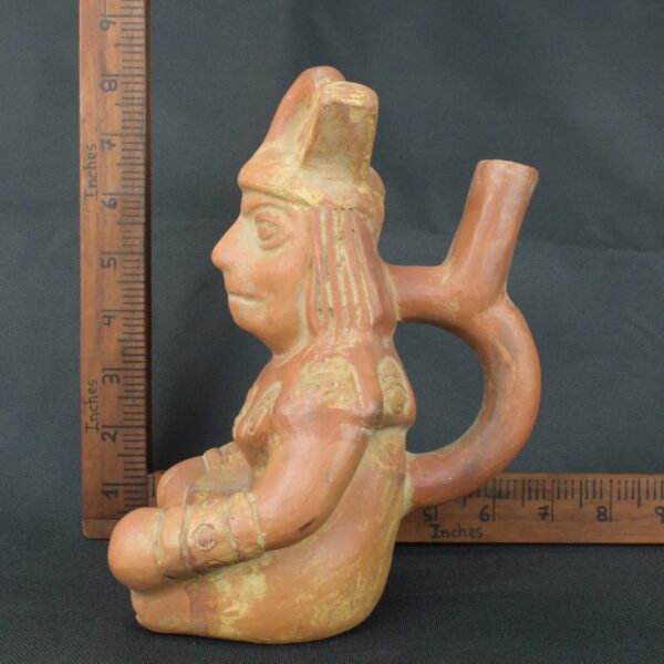 Pre Columbian Moche Ceramic Seated Priest Vessel Ritual Artifact - Imagen 15