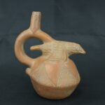 Pre Columbian Moche Ceramic Bottle Ritual Artifact with Bird Design - Imagen 5