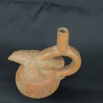 Pre Columbian Moche Ceramic Bottle Ritual Artifact with Bird Design - Imagen 9