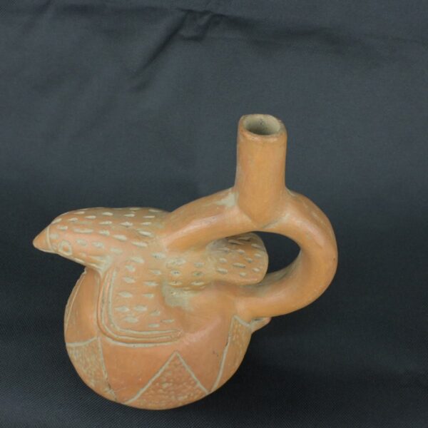 Pre Columbian Moche Ceramic Bottle Ritual Artifact with Bird Design - Imagen 9